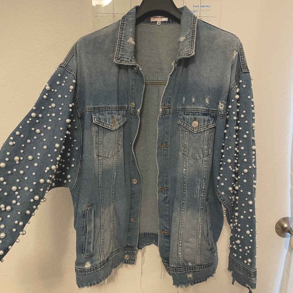NWOT faux pearl sleeve oversized denim jacket